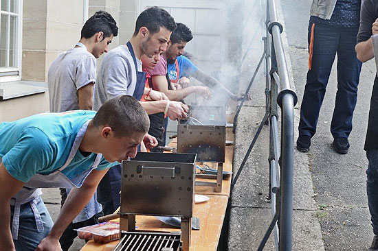 Wer anderen eine Bratwurst brät ...